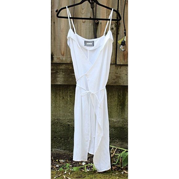 Reformation - "Cruz" Wrap Dress in White Linen, size Small #14 - Picture 8 of 12